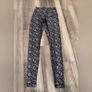 Lululemon Athletica Speckled Black and White Leggings Size 4